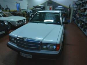 Image 1/36 of Mercedes-Benz 190 D (1993)