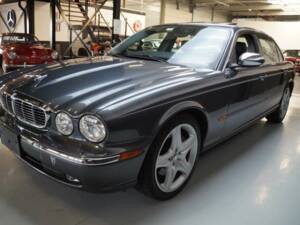 Bild 48/50 von Jaguar XJ 8 4.2 (2005)