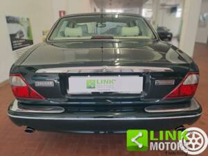 Bild 6/10 von Jaguar XJ 8 Executive (1998)