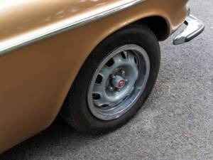 Image 21/50 of Volvo 1800 ES (1973)