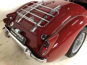 Image 9/25 of MG MGA 1600 (1959)