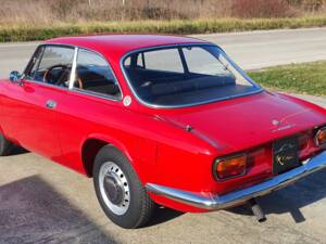 Image 10/50 de Alfa Romeo 1750 GT Veloce (1969)