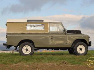 Image 7/20 of Land Rover 109 (1965)
