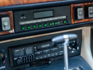 Image 6/8 de Jaguar XJS 5.3 V12 (1990)
