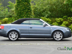 Image 21/50 of Audi S4 (2005)