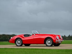 Image 3/37 of Jaguar XK 120 SE OTS (1954)