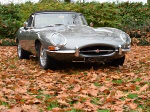 Imagen 2/30 de Jaguar E-Type 4.2 (1966)