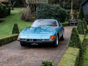 Image 29/65 of Ferrari 365 GTB&#x2F;4 Daytona (1972)