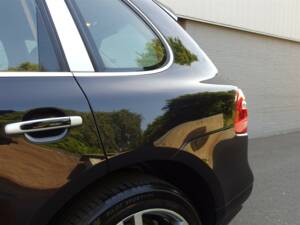Image 28/93 of Porsche Cayenne Turbo (2007)