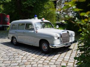 Image 19/22 of Mercedes-Benz 190 Db (1961)