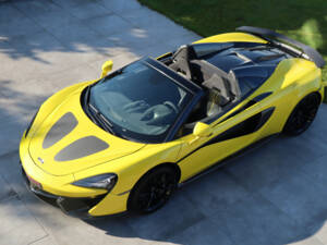 Immagine 35/50 di McLaren 570S Spider &quot;Launch Edition&quot; (2018)