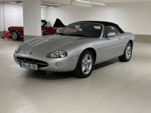 Afbeelding 4/17 van Jaguar XK8 4.0 (2002)