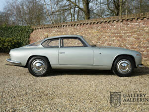 Bild 34/50 von Lancia Flaminia GT 2.8 3C Touring (1968)