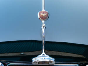 Image 16/41 of Jaguar XK 140 DHC (1955)