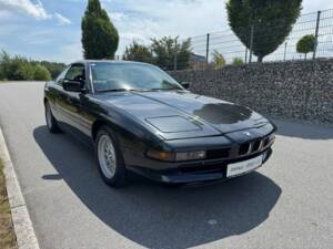 Image 9/37 of BMW 850i (1991)