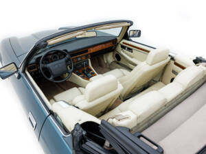 Image 16/36 of Jaguar XJS 6.0 (1994)