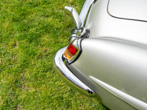 Image 24/30 of Mercedes-Benz 190 SL (1961)