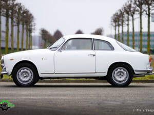 Image 3/48 of Alfa Romeo Giulia 1600 Sprint (1963)