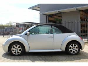 Immagine 5/7 di Volkswagen New Beetle 1.6 (2003)