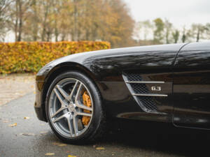 Image 74/100 of Mercedes-Benz SLS AMG Roadster (2011)