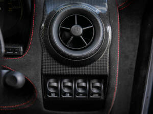 Image 14/50 of Ferrari 430 Scuderia (2009)