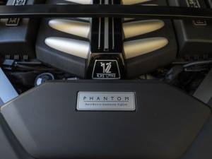 Image 37/38 of Rolls-Royce Phantom VIII (2019)