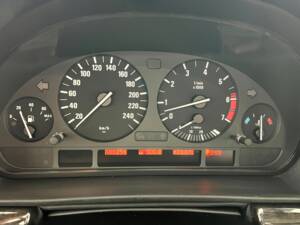 Immagine 14/48 di BMW 740i (2001)