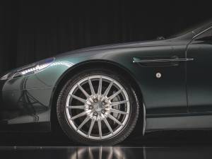 Image 8/34 of Aston Martin DB 9 (2007)
