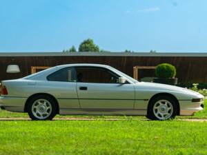 Image 4/50 of BMW 850i (1990)