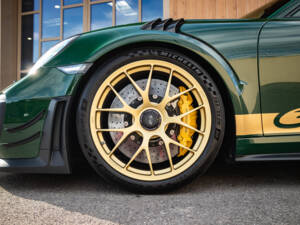 Image 6/50 of Porsche 911 GT2 RS Weissach (2018)