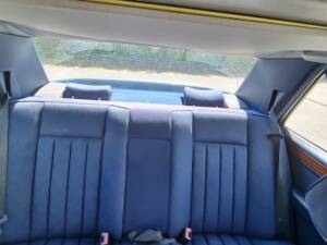 Bild 9/12 von Mercedes-Benz E 220 (1994)