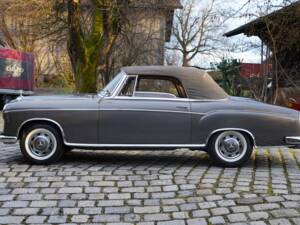 Image 6/21 of Mercedes-Benz 220 SE (1960)