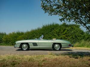 Image 8/50 de Mercedes-Benz 300 SL Roadster (1960)