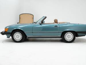 Image 8/15 of Mercedes-Benz 560 SL (1987)