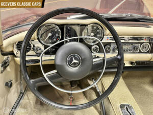 Image 32/46 of Mercedes-Benz 280 SL (1970)