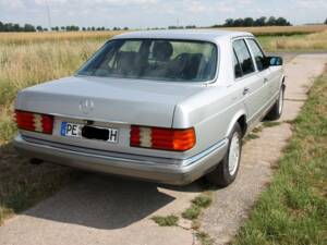 Bild 3/7 von Mercedes-Benz 260 SE (1989)
