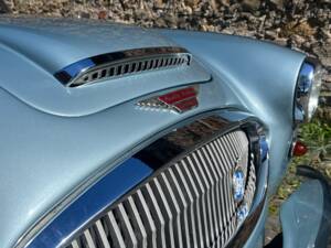 Image 3/40 of Austin-Healey 3000 Mk II (BJ7) (1963)