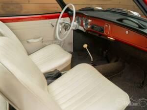 Image 15/19 of Volkswagen Karmann Ghia 1200 (1963)
