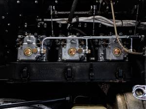 Image 11/32 of Ferrari 400 GT (1977)