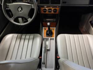 Bild 20/77 von Mercedes-Benz 190 E 2.6 (1992)