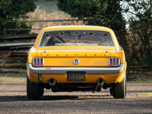 Image 6/50 of Ford Mustang Notchback (1965)