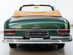 Immagine 5/47 di Mercedes-Benz 300 SE (1967)