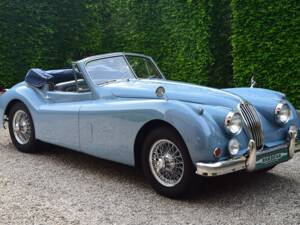 Image 13/40 de Jaguar XK 140 SE DHC (1956)