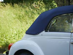 Image 29/45 de Volkswagen Coccinelle 1303 LS (1978)