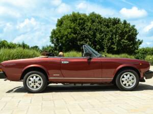 Image 10/50 of FIAT 124 Pininfarina Spidereuropa (1985)