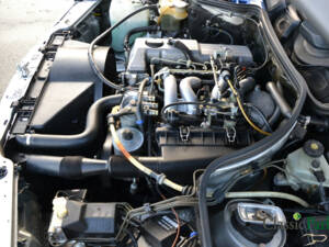 Image 36/39 of Mercedes-Benz 200 D (1993)