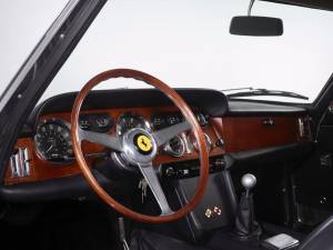 Immagine 4/5 di Ferrari 330 GT (1965)