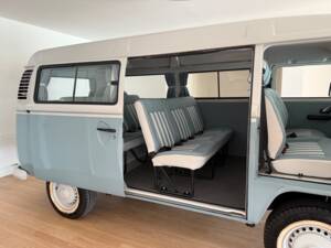 Bild 12/14 von Volkswagen T2c Kombi &quot;Last Edition&quot; (2013)