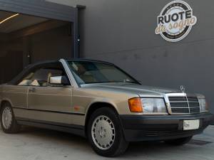 Bild 1/30 von Mercedes-Benz 190 E (1989)