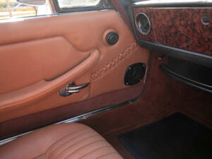 Image 22/47 of Triumph Stag (1975)